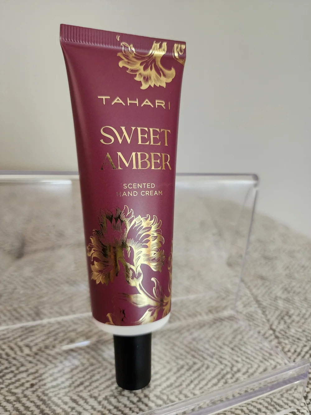 Tahari Sweet Amber Hand Cream